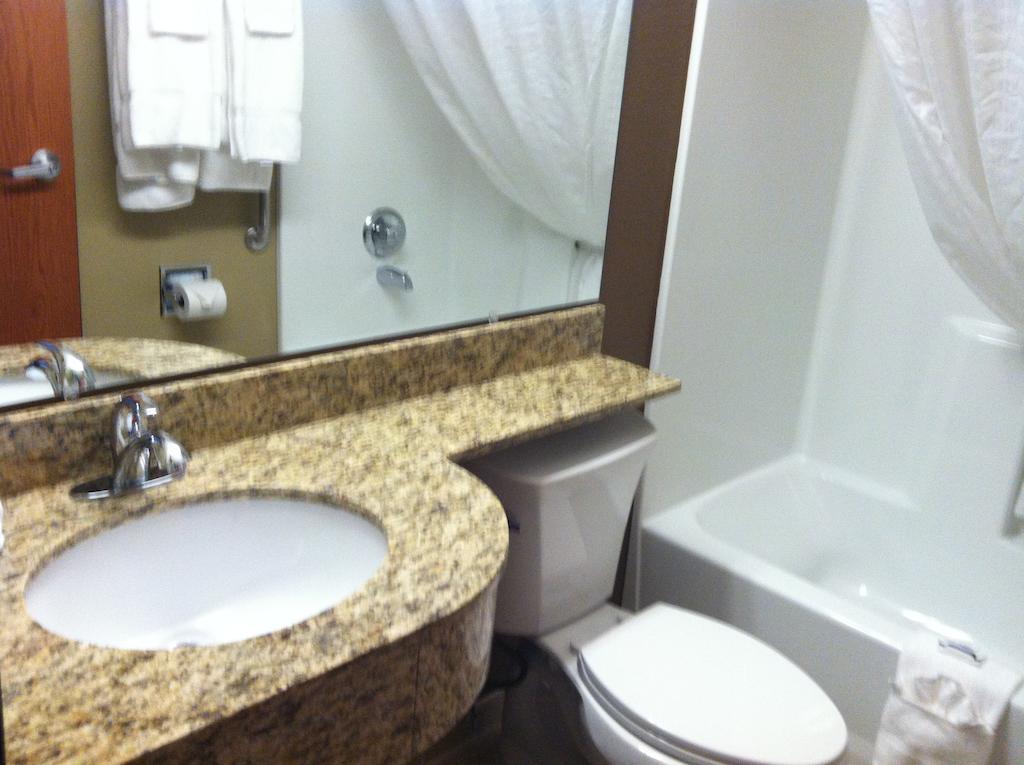 Microtel Inn & Suites Pleasanton Quarto foto