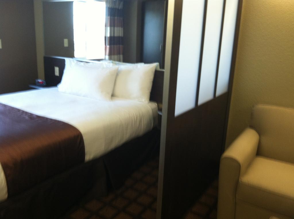 Microtel Inn & Suites Pleasanton Quarto foto